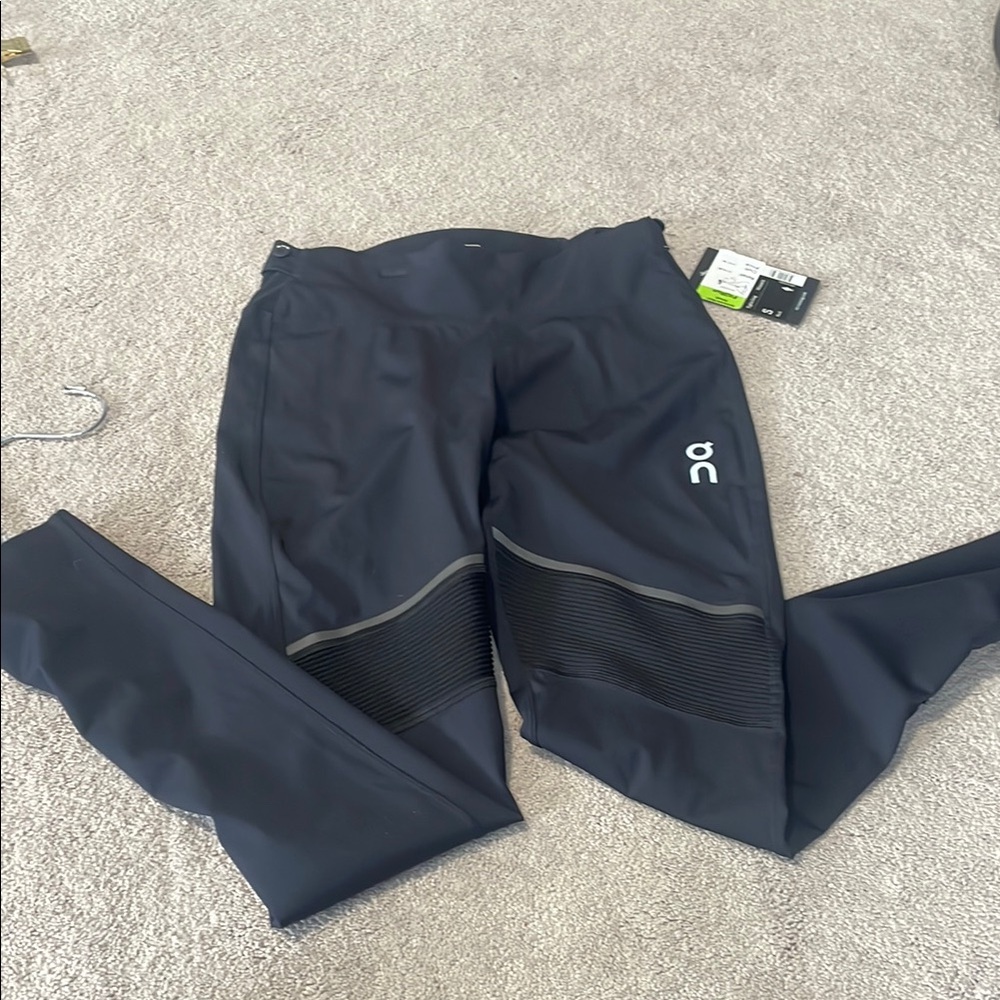 On Running Black Leggings with Reflective Detail